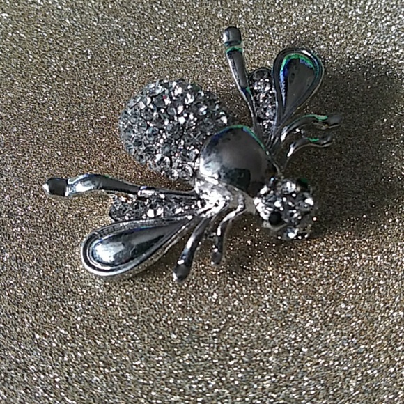 Bumble Bee Brooch - Picture 2 of 4